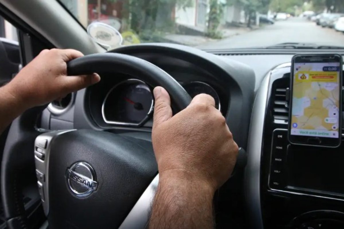OIT define novas diretrizes para garantia de direitos aos motoristas e entregadores; confira