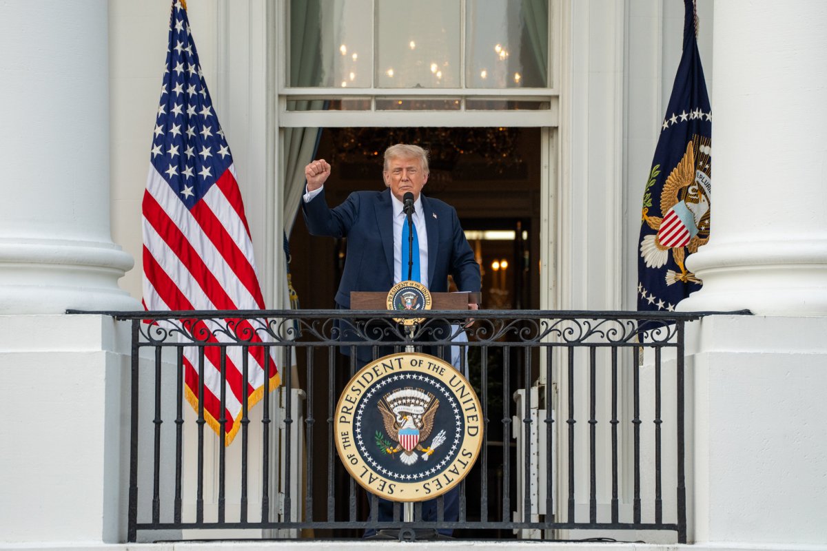 Trump diz que acordo de paz entre EUA e Irã será assinado neste domingo (14)