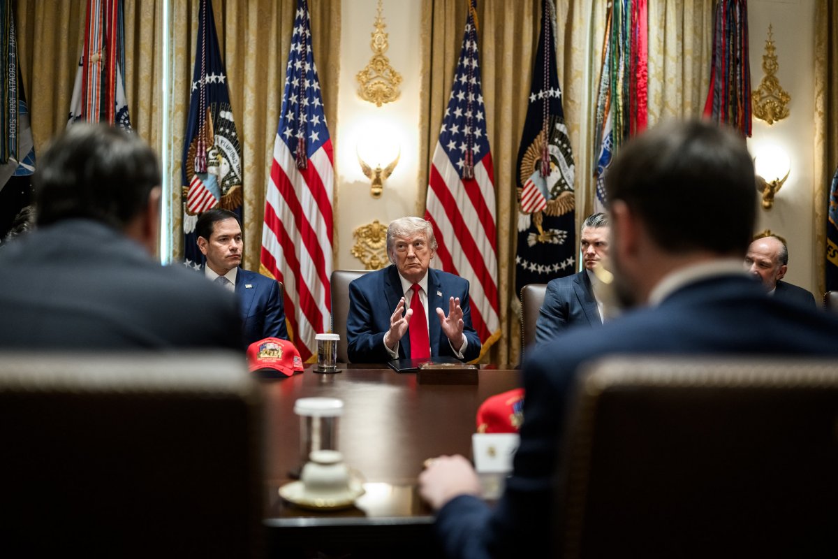 Irã contesta Trump e diz que acordo de paz não será assinado neste domingo (14)