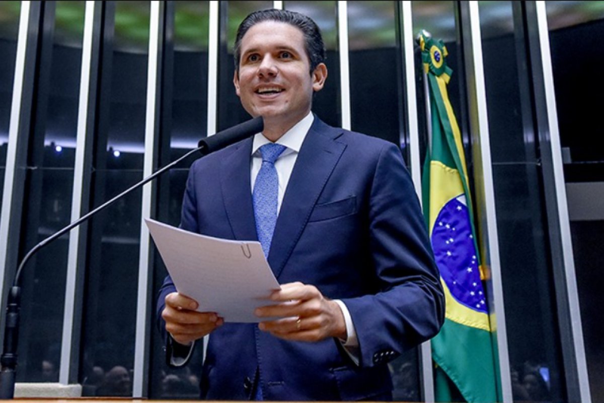 Câmara deve votar nesta semana projeto que equipara misoginia ao racismo
