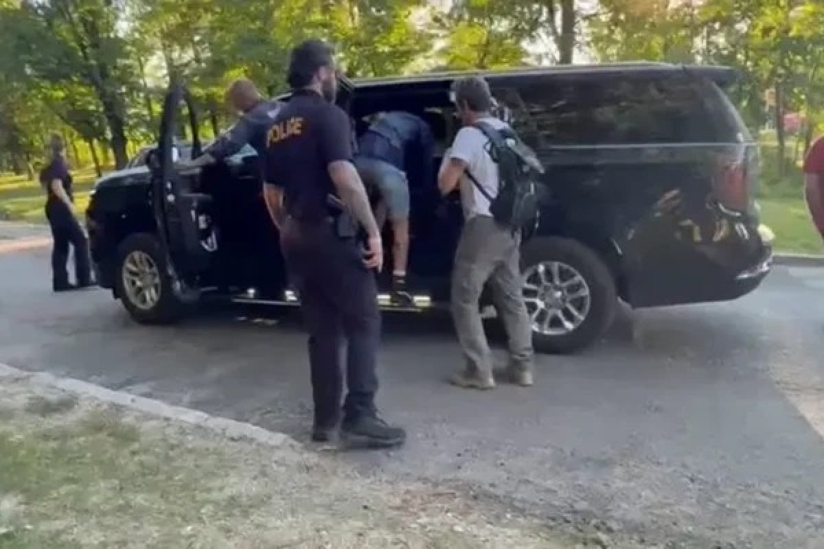 Vídeo: Defante é detido durante cobertura da Copa do Mundo