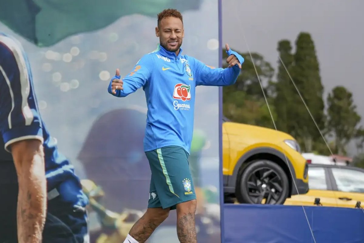 Neymar deve seguir fora contra o Haiti e Seleção evita acelerar recuperação