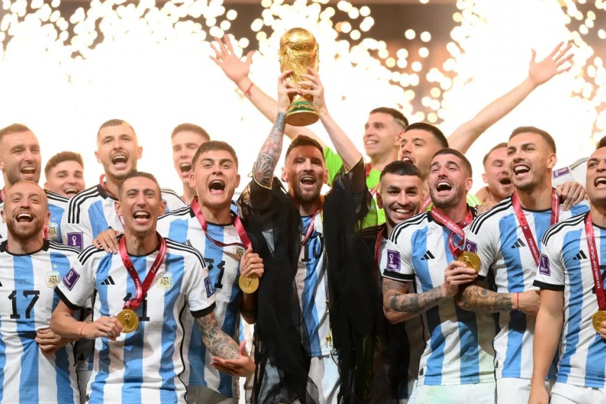Após lesões de titulares, veja possíveis escalações para a estreia Argentina na Copa do Mundo 