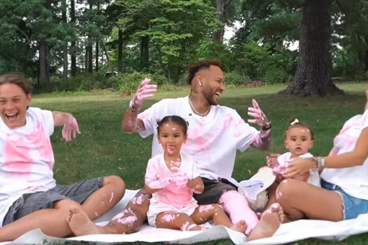 Vídeo: Neymar e Bruna Biancardi anunciam gravidez da terceira filha