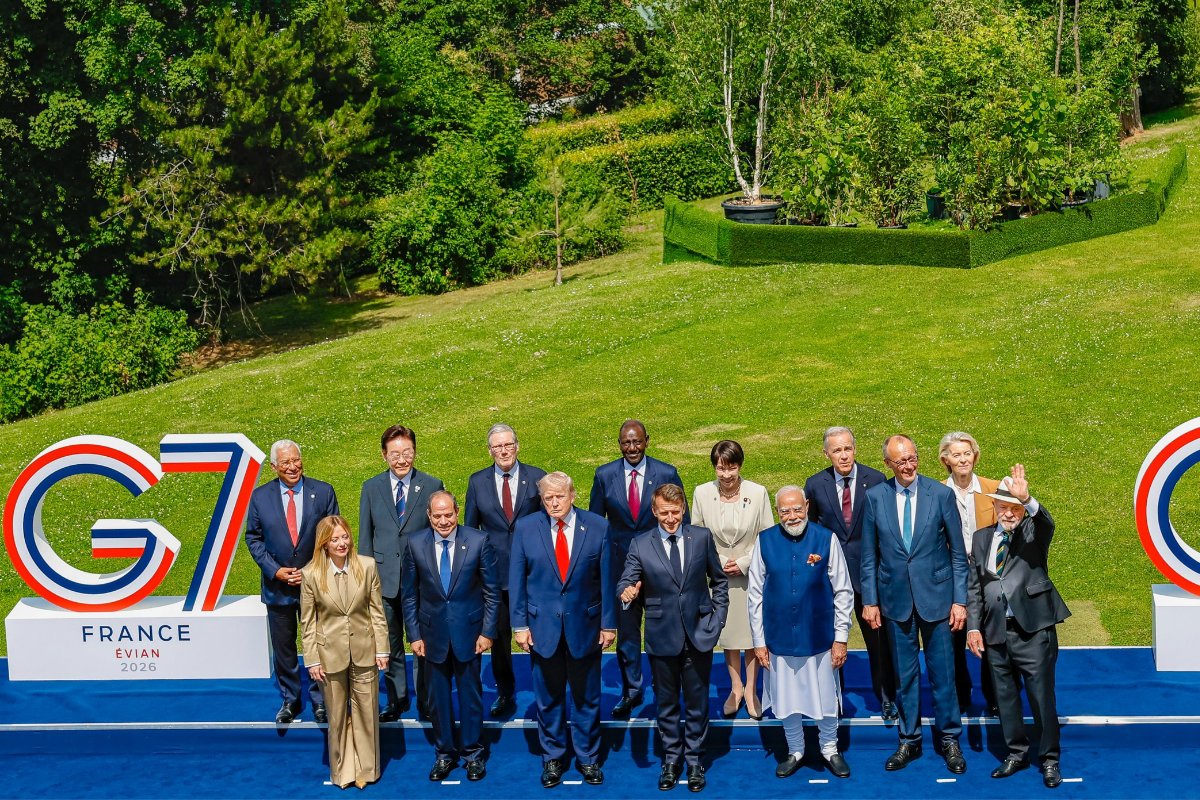 Lula e Trump aparecem juntos em foto oficial do G7 em meio a tensões do novo tarifaço 