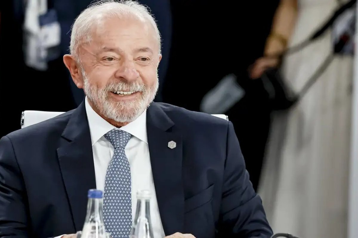 Lula sugere contratar Messi e minimiza empate do Brasil com Marrocos