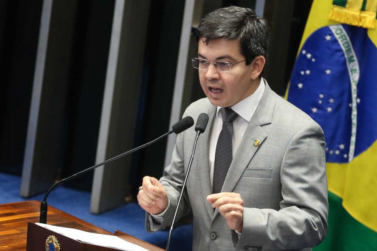 Câmara analisa MP sobre 13º salário a todos os beneficiários do Bolsa Família