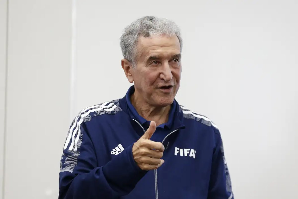 Técnico do tetra, Carlos Alberto Parreira é internado no Rio