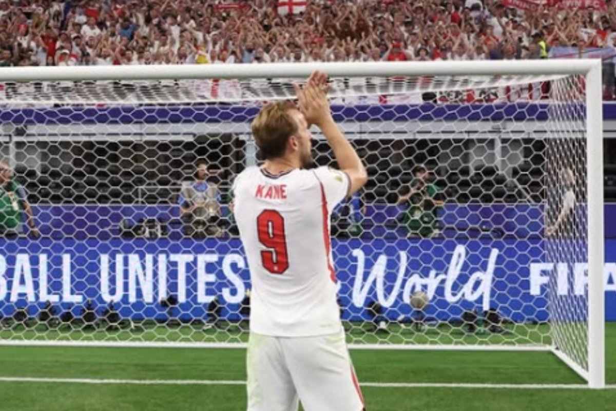 Harry Kane assume posto de maior artilheiro da seleção inglesa em Mundiais ao lado de Lineker