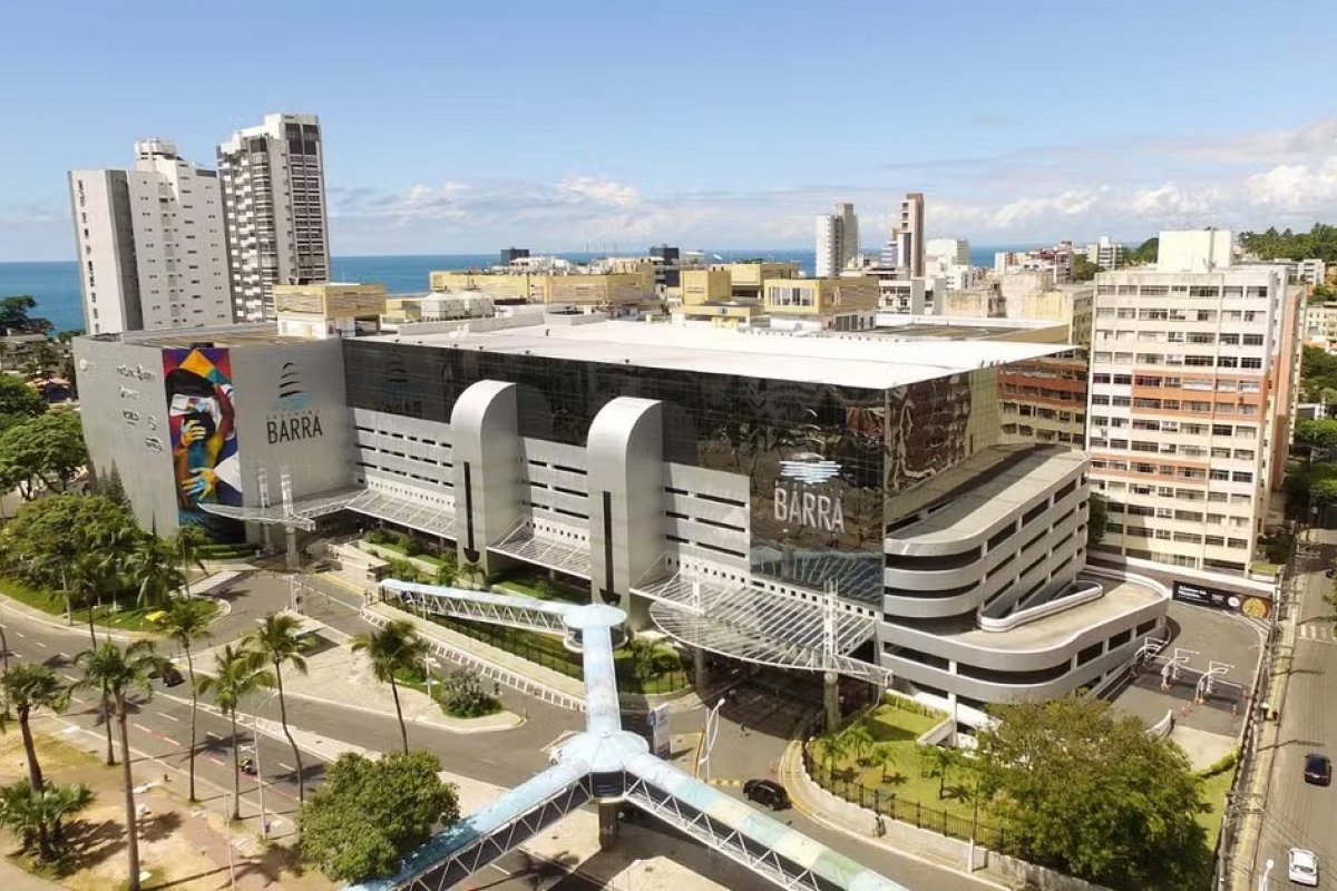 Shoppings e centros comerciais terão horário especial durante jogo do Brasil contra o Haiti