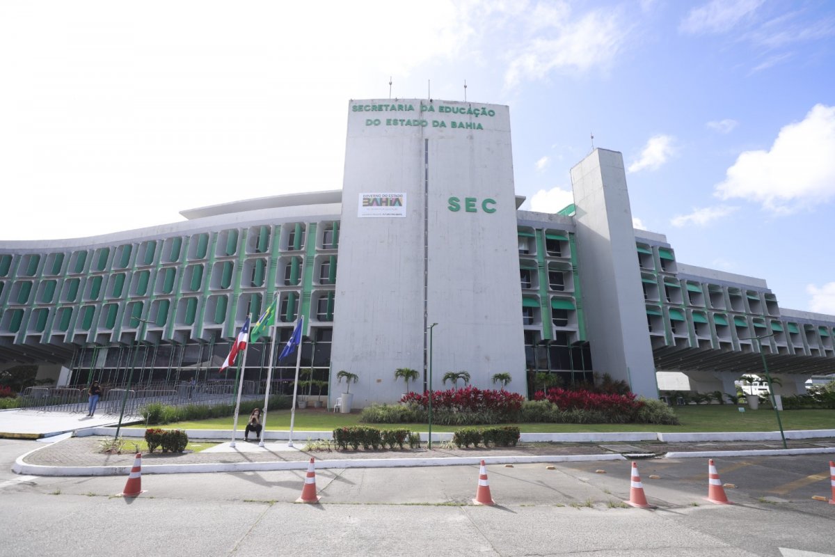 Governo Jerônimo reduz cerca de R$1 bilhão para Educação no orçamento de 2026, conforme dados públicos