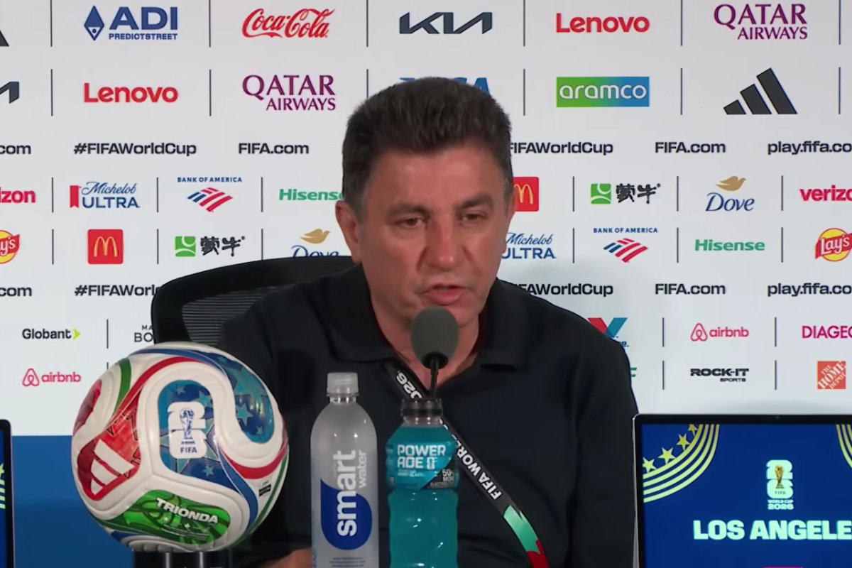Técnico do Irã critica tempo de preparação oferecido antes de jogo contra a Bélgica
