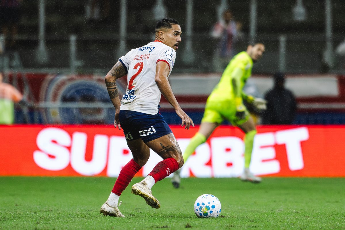 Athletico Paranaense acerta contratação de Gilberto, do Bahia