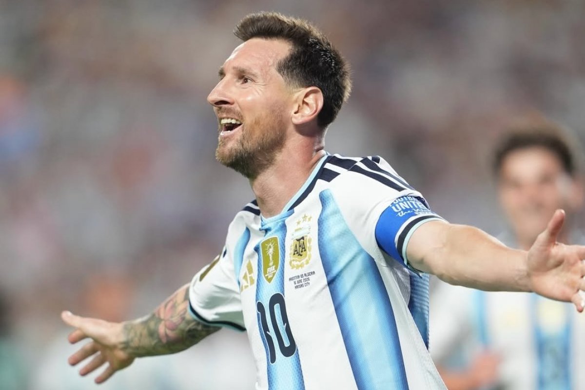 Vídeo: Messi supera Klose e se isola como maior artilheiro da história das Copas