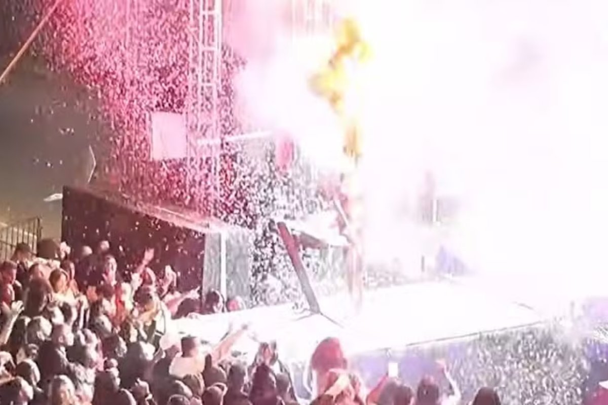 Vídeo: balões infantis pegam fogo durante show de Thiago Aquino na Bahia