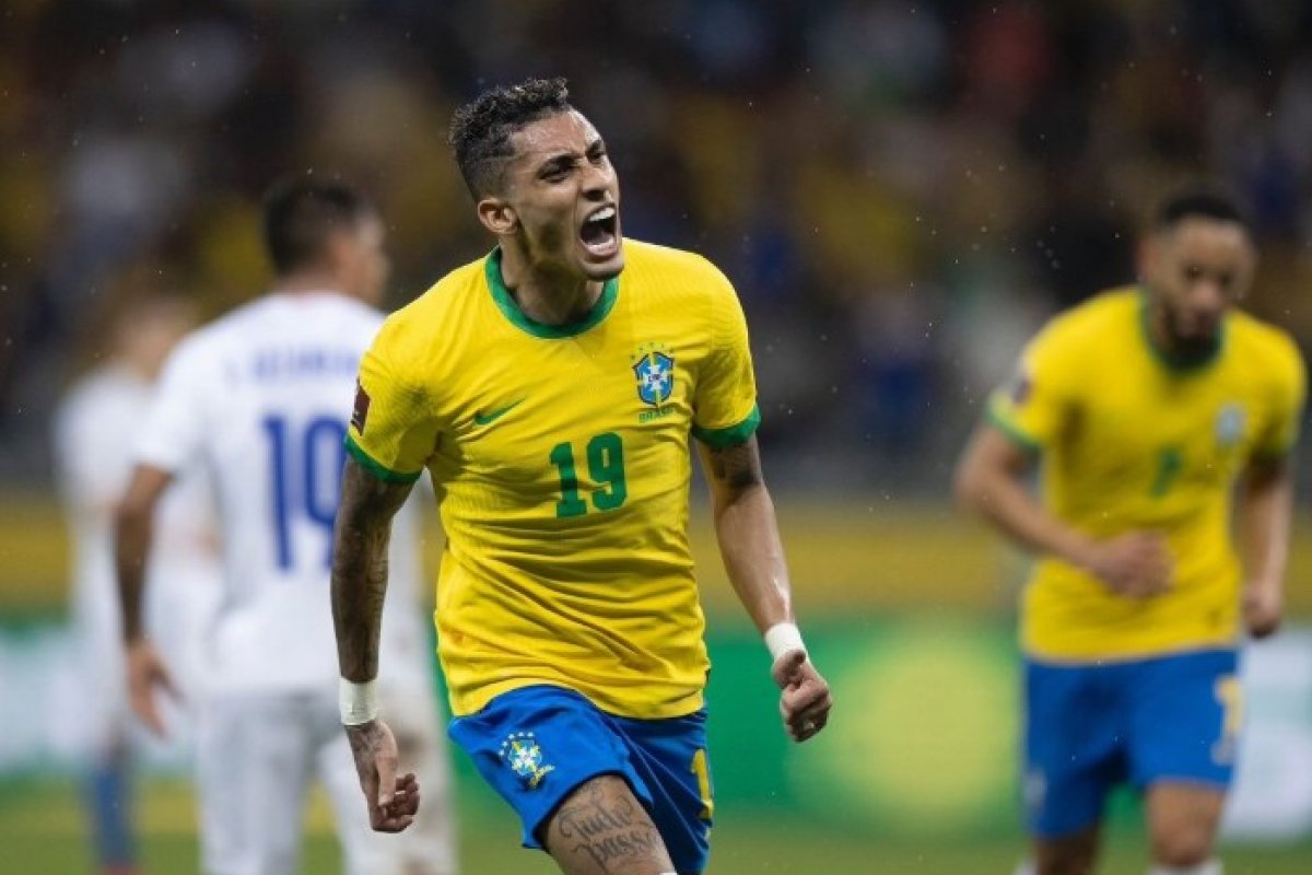 Raphinha desabafa nas redes sociais após lesão que o tirou de jogo contra o Haiti