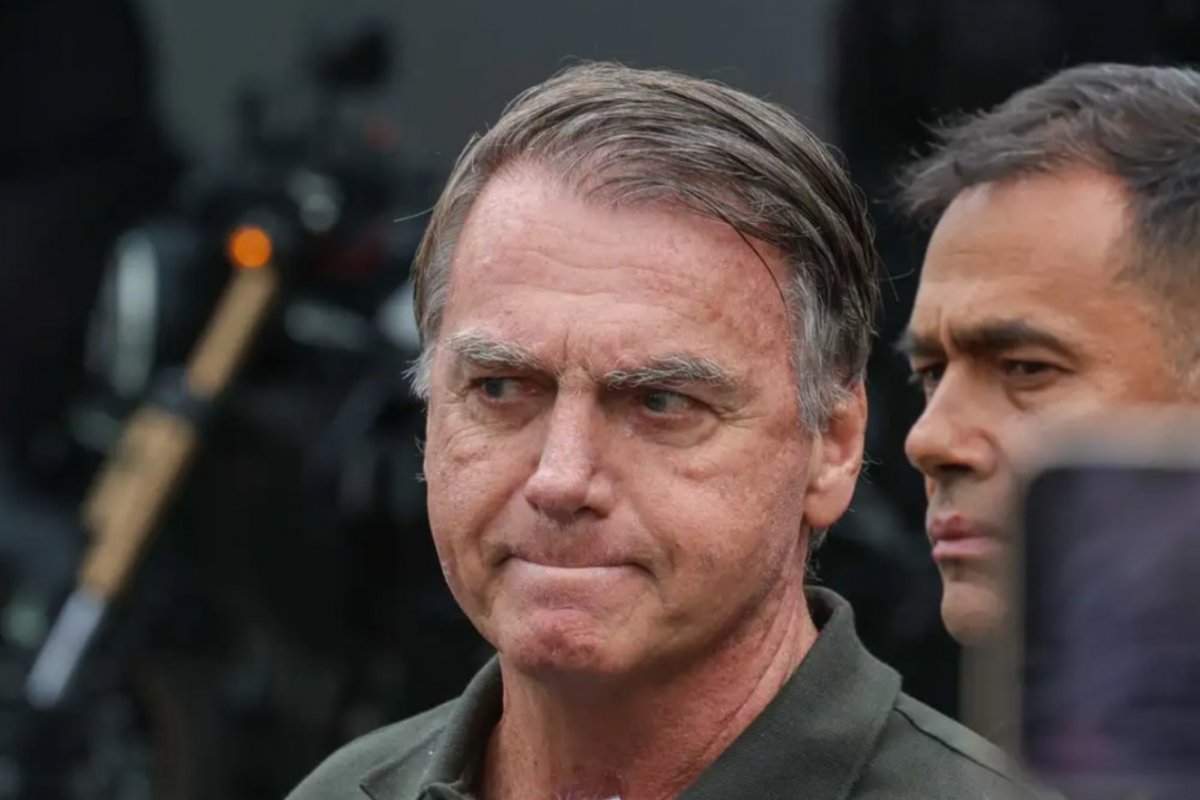 Defesa de Bolsonaro pede arquivamento de inquérito sobre arma apreendida em blitz