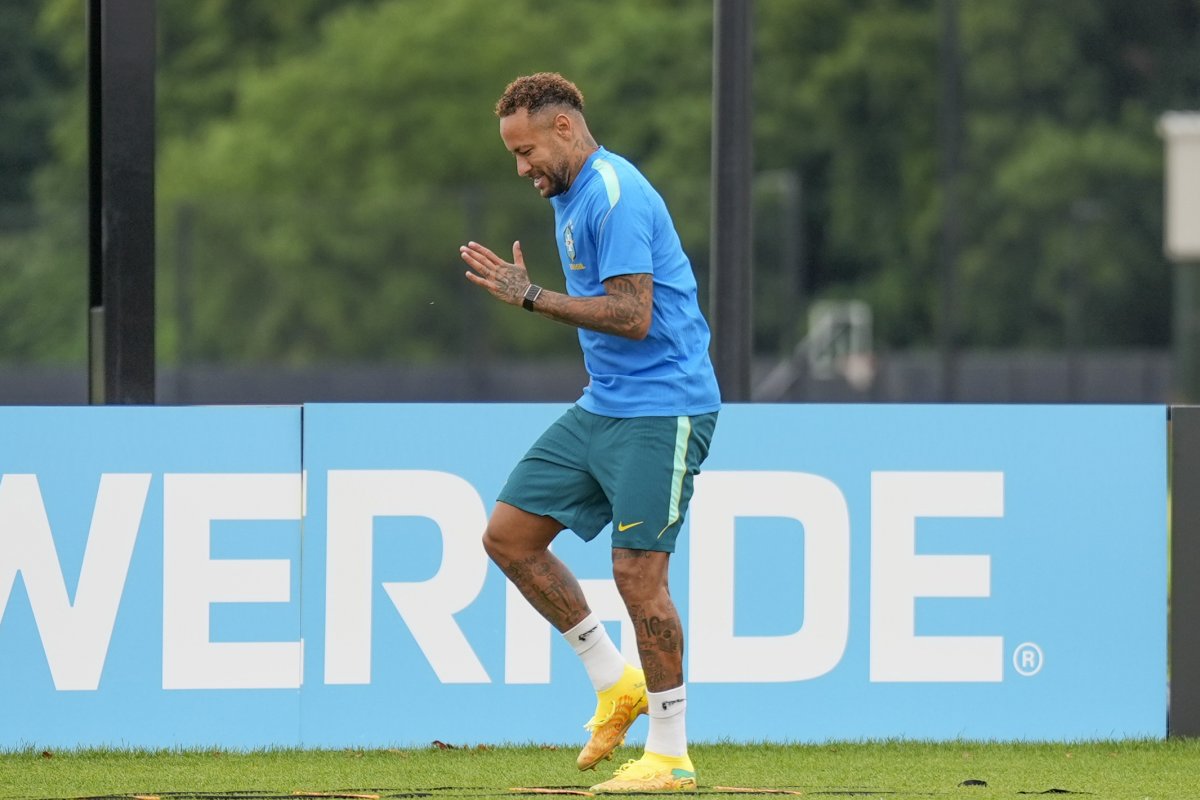 Brasil tem último jogo da fase de grupos com estreia de Neymar nesta quarta (24); veja possíveis cenários