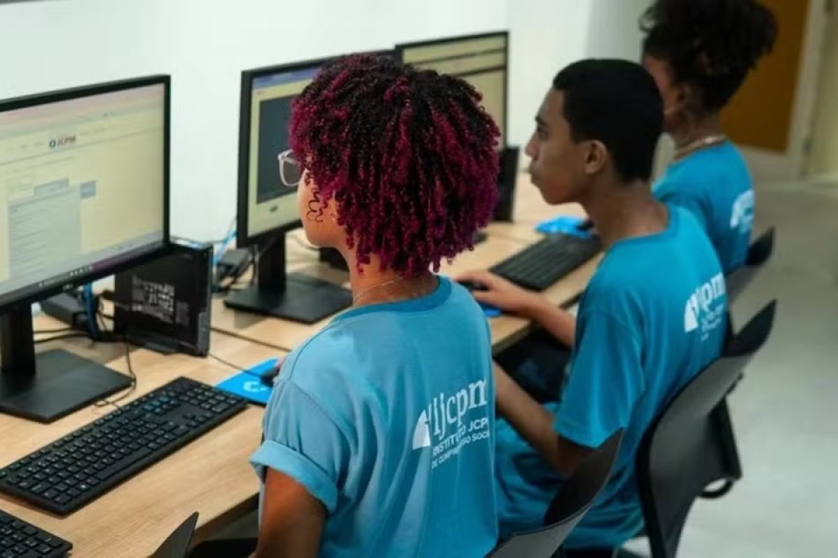 Instituto oferece mais de 700 vagas para cursos gratuito para qualificação profissional e geração de renda em Salvador 
