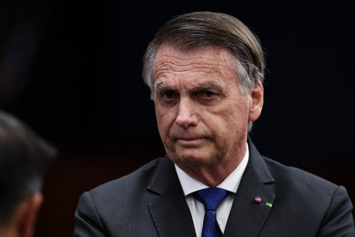 Defesa de Bolsonaro pede que Moraes prorrogue prisão domiciliar do ex-presidente 