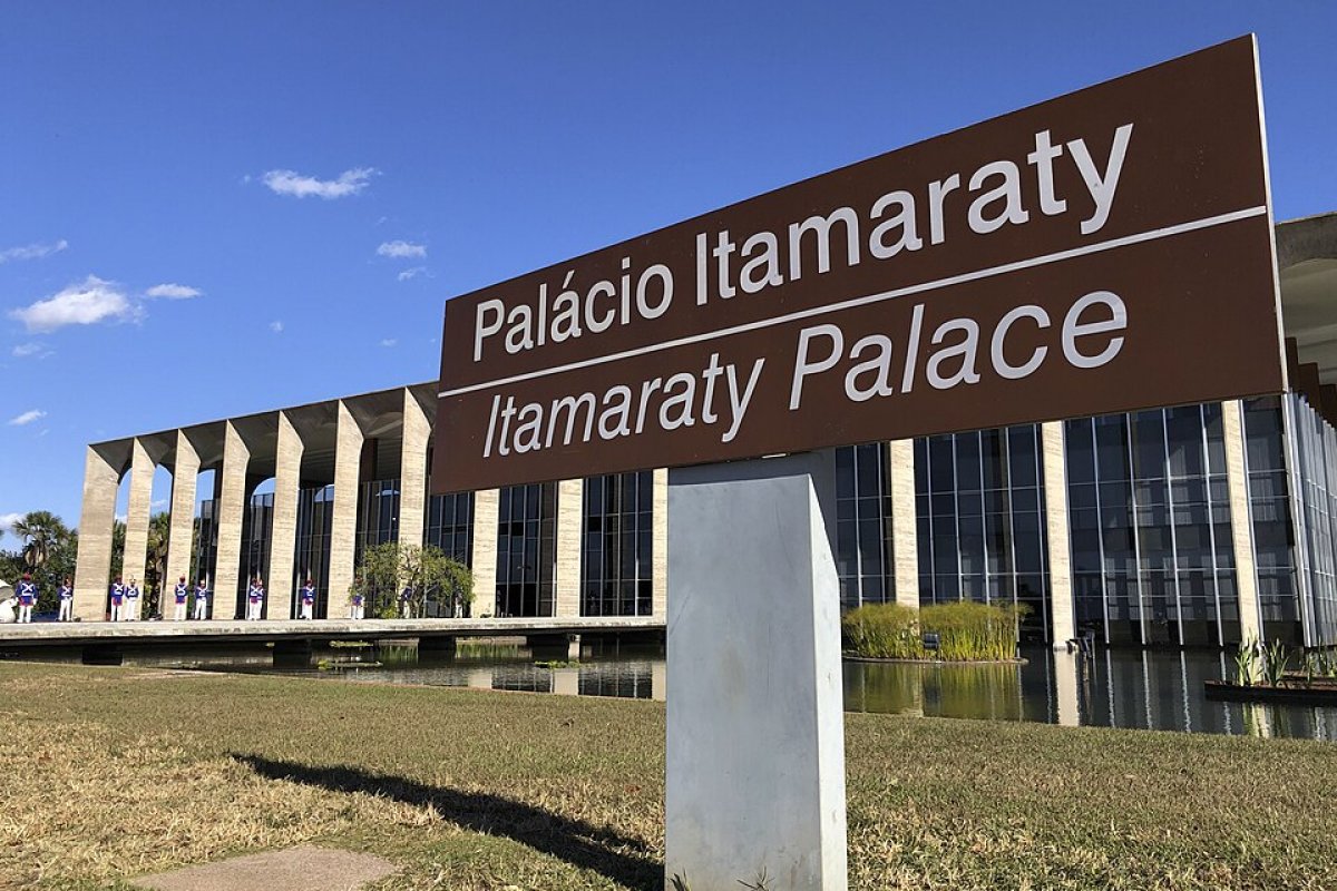 Itamaraty classifica pessoas que atuaram em favor da aplicação do tarifaço dos EUA como "traidores da pátria"