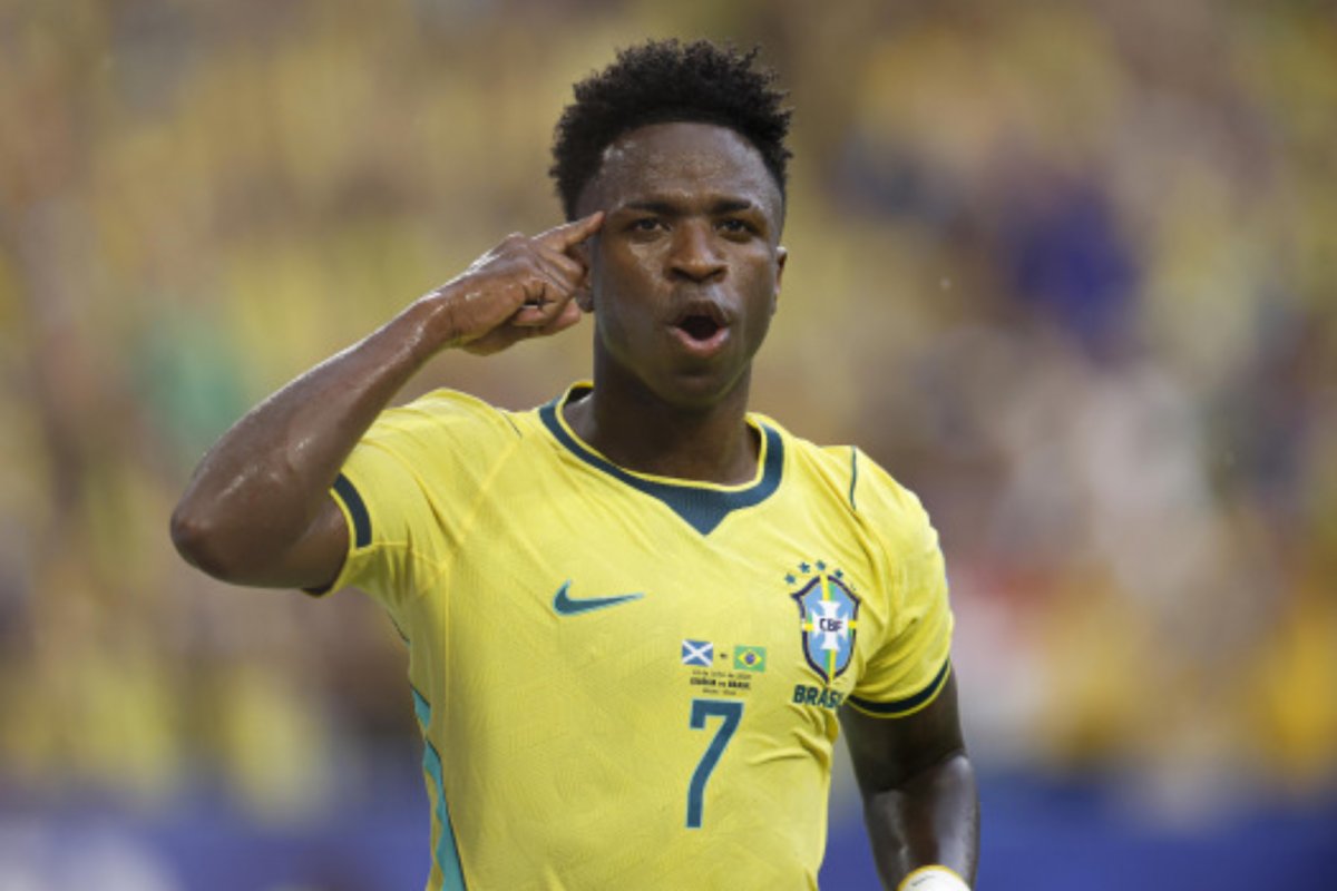 Copa do Mundo: CBF envia ofício à Fifa contestando anulação de gol de Vini Jr. contra a Escócia