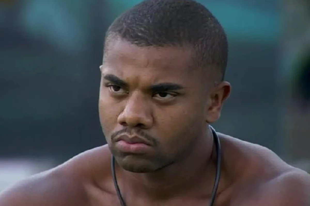 Vídeo: Davi Brito acusa reality show de calote e se exalta: 'Quero meu dinheiro'