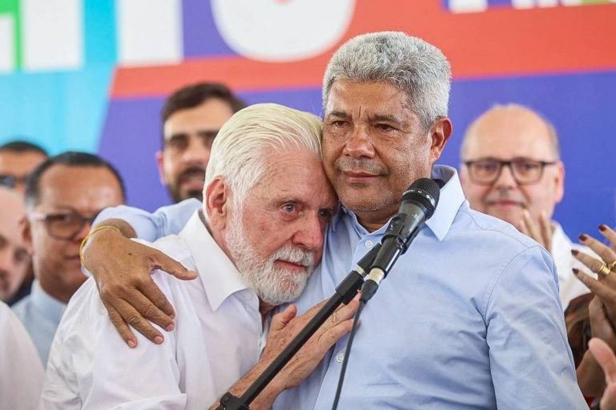 Vídeo: Jerônimo se emociona ao sair em defesa de Jaques Wagner: “Confiamos em você”