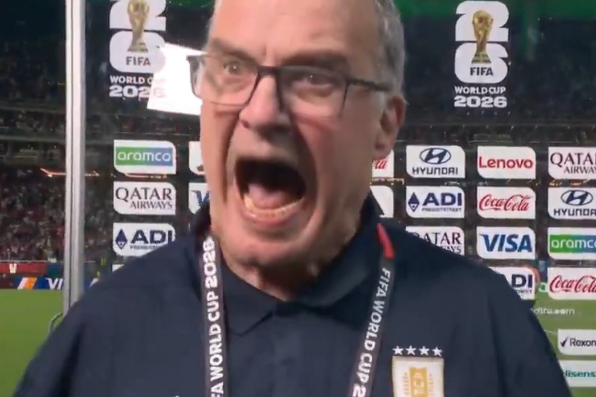 Vídeo: Após eliminação da Copa do Mundo, técnico do Uruguai se irrita com demora para entrevista: "Vamos logo com isso!" 