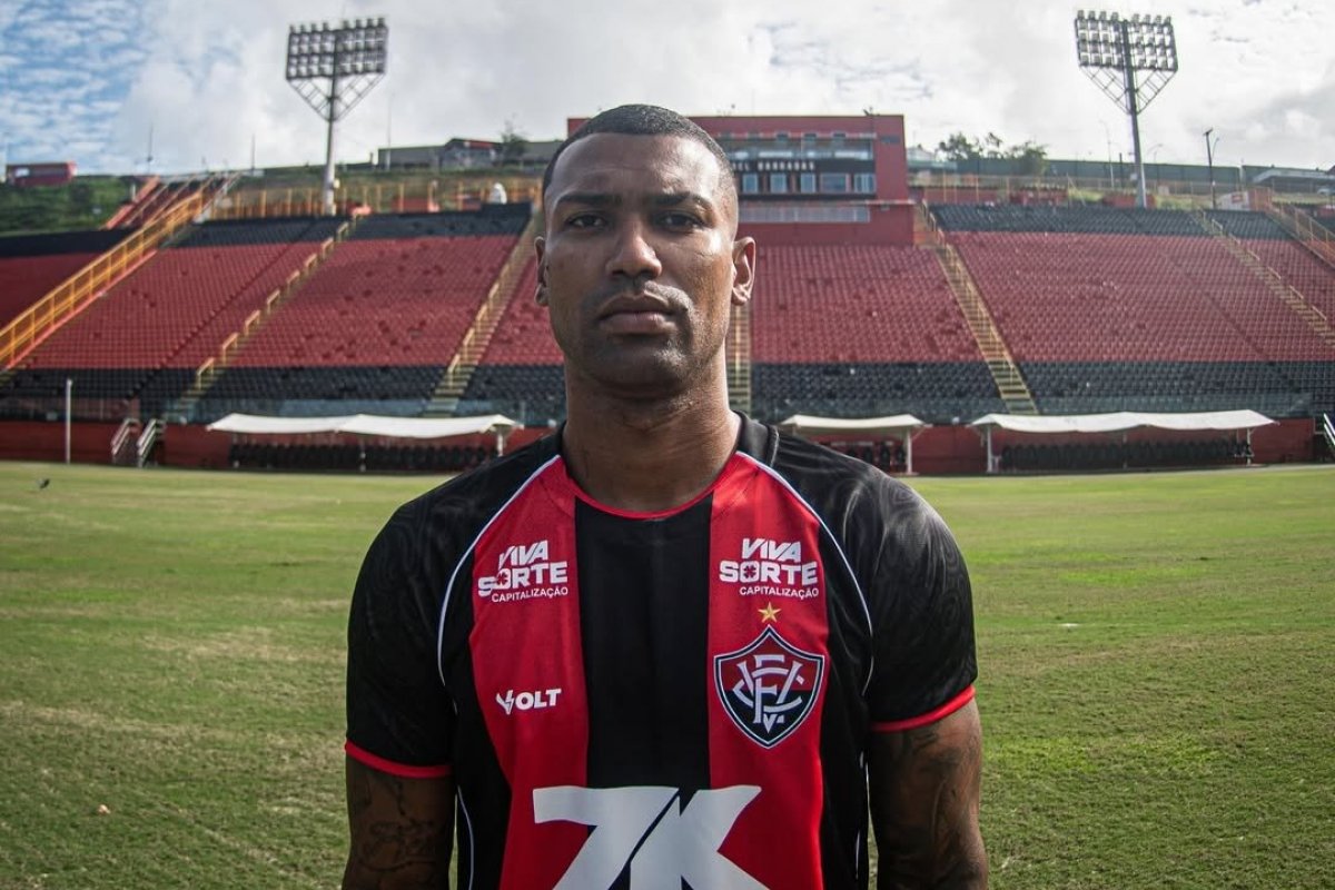 Vitória anuncia contratação do volante baiano Walace, do Cruzeiro