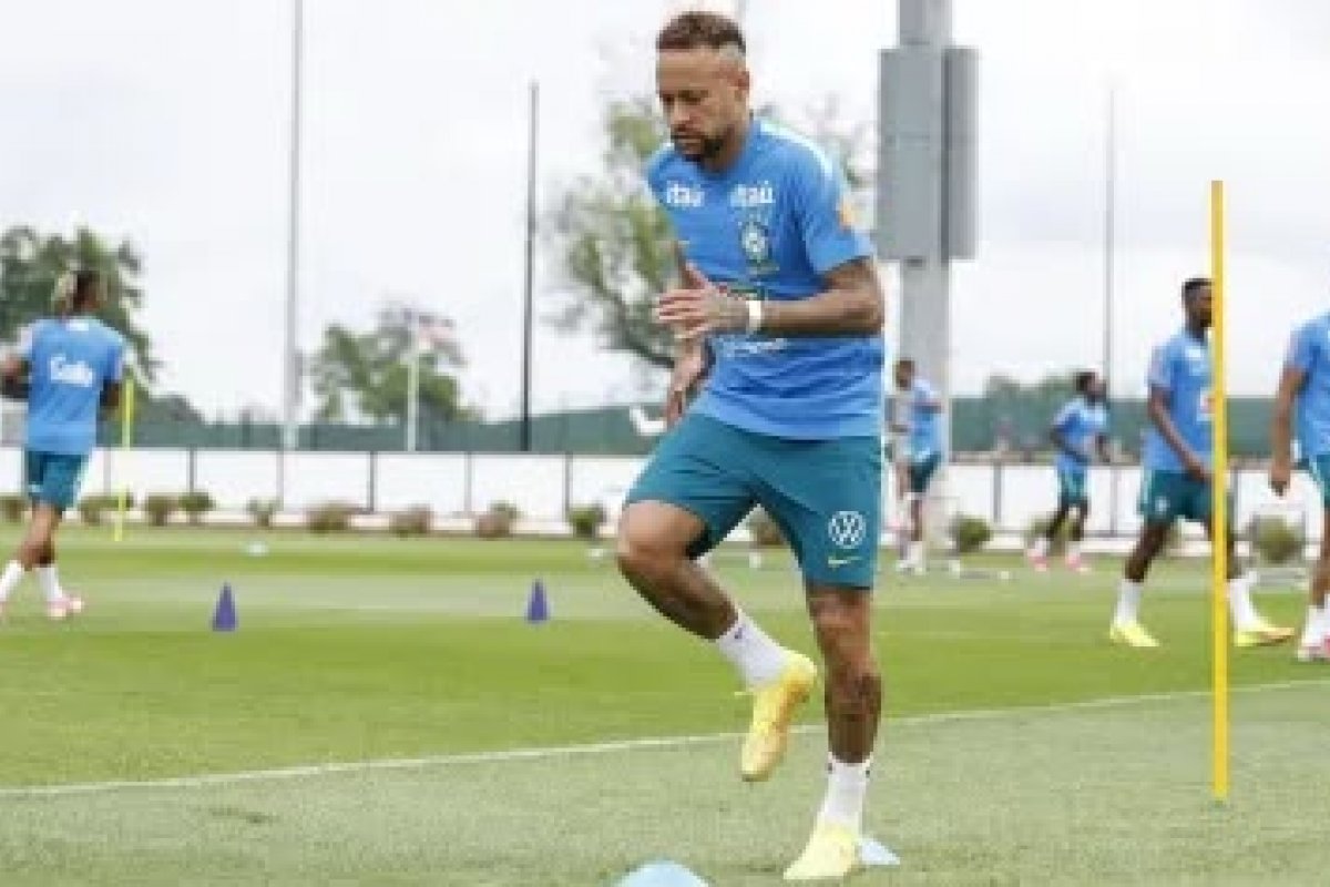 Neymar deve começar no banco em partida contra o Japão