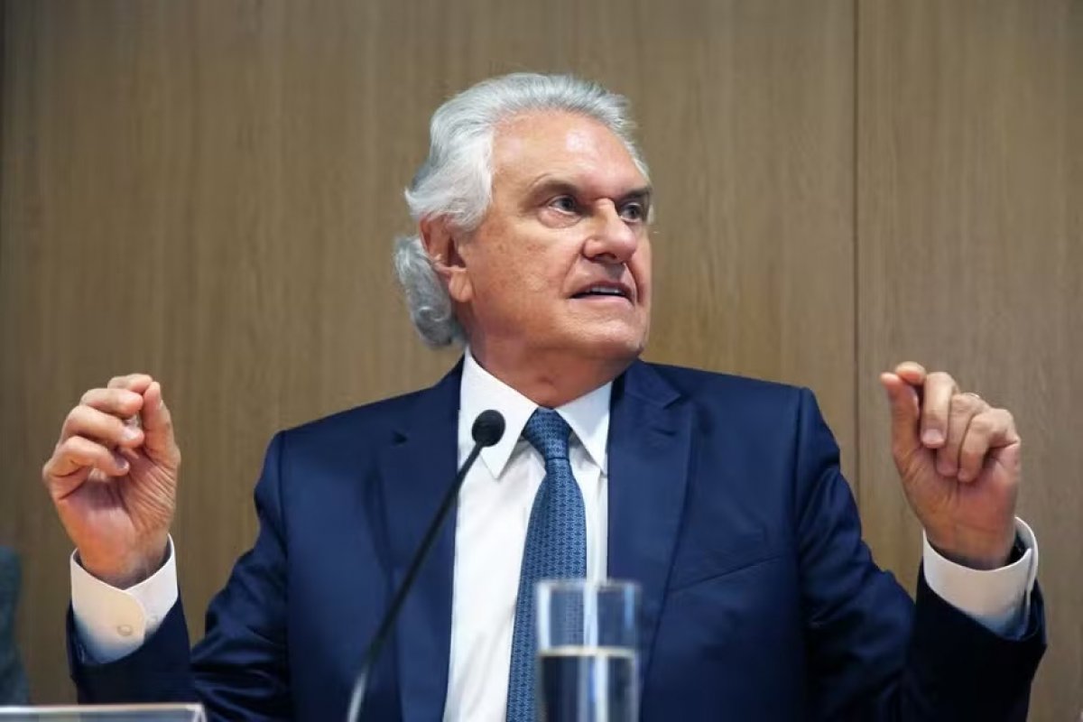 MPGO entra com ação contra uso de policiais como seguranças de Caiado