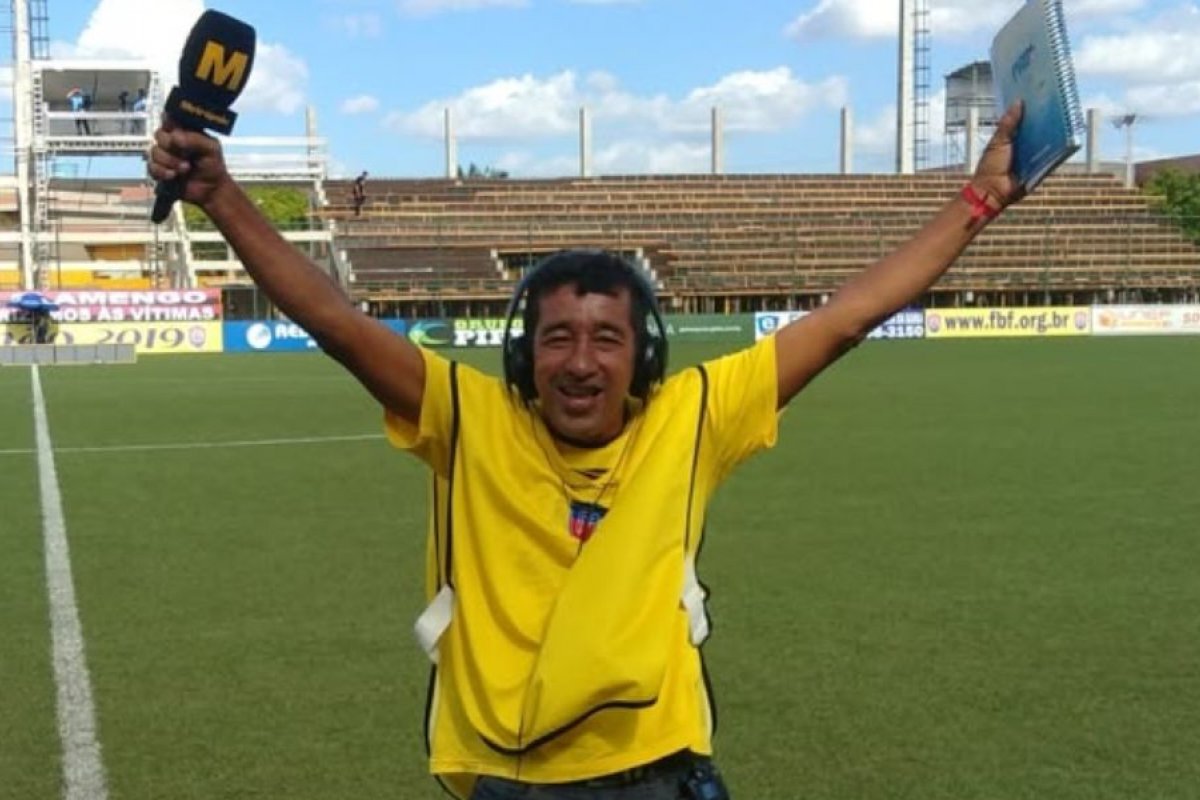 Morre, aos 58 anos, radialista baiano Tony Carneiro