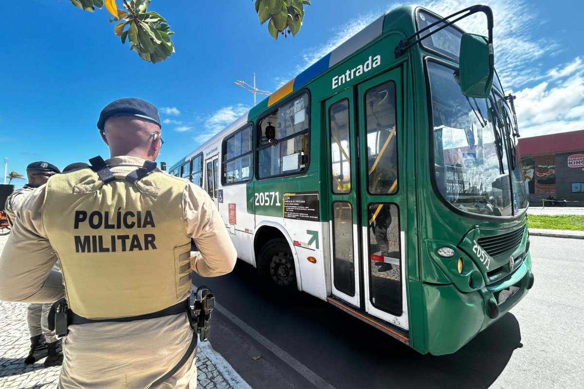 Roubos a ônibus caem 77% durante o mês de junho na Bahia
