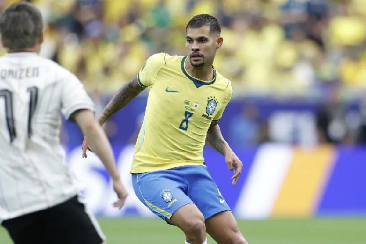 Destaque na virada do Brasil, Bruno Guimarães é o líder em assistências na Copa do Mundo