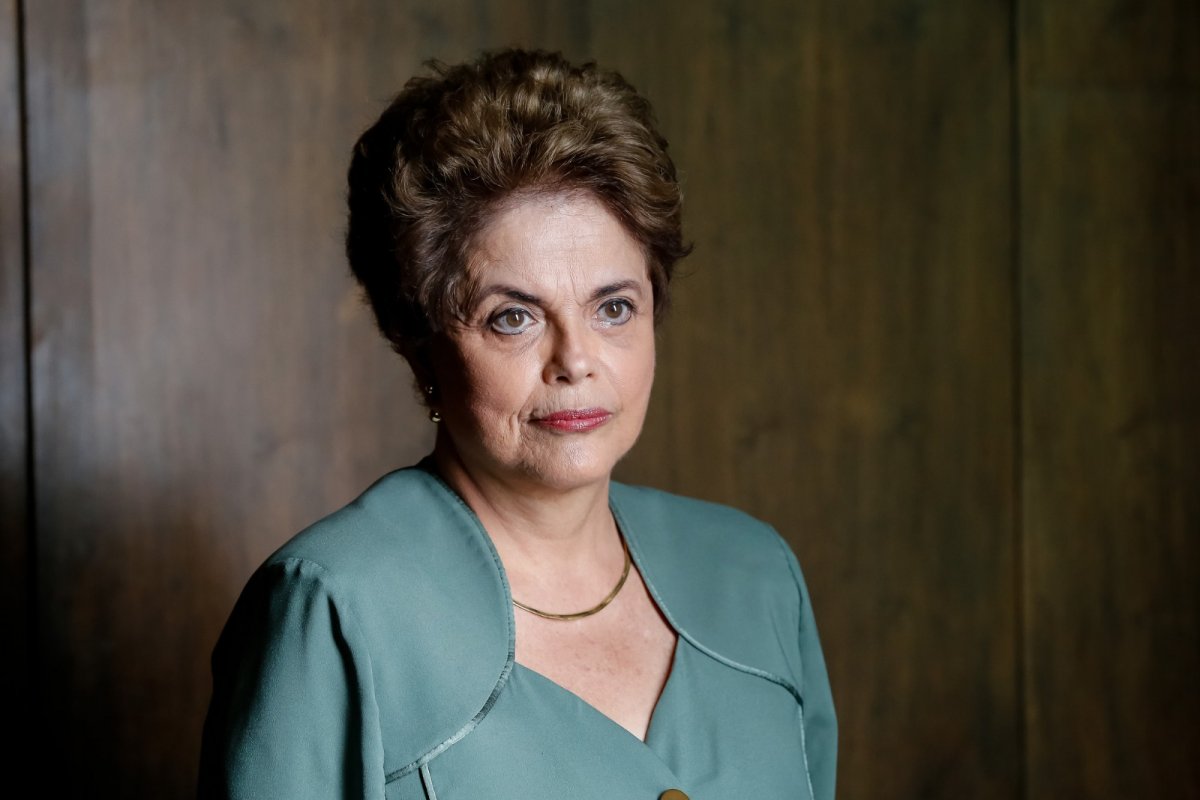 Dilma será homenageada com a maior medalha do governo da Bahia nesta terça (30)