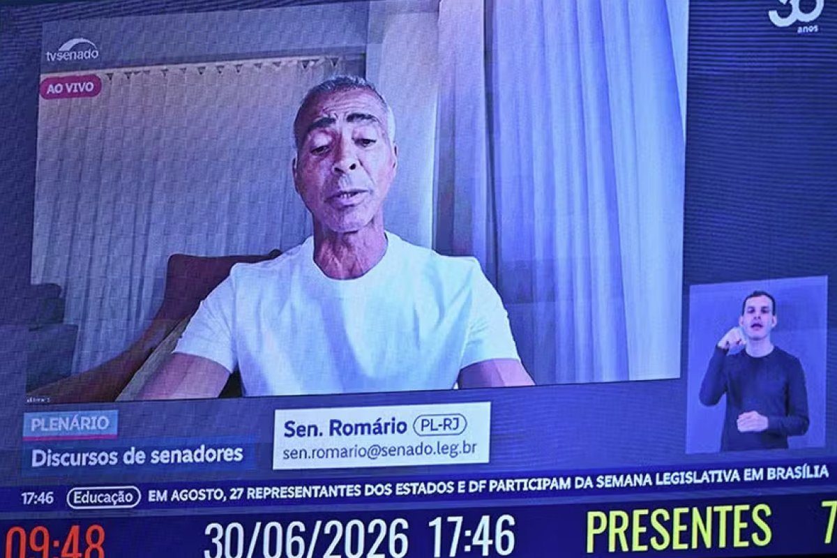 Romário diz que abrirá mão do salário parlamentar durante Copa do Mundo voluntariamente
