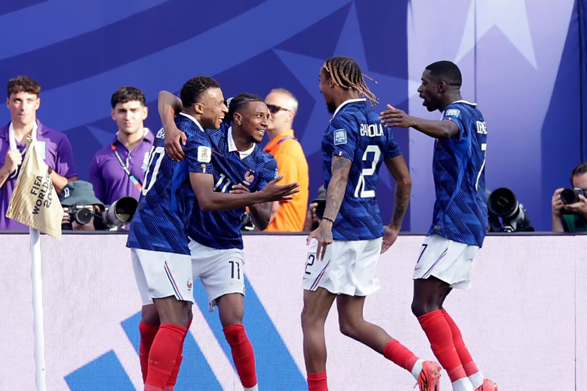 Ataque da França vira trunfo na Copa e já supera quase todas as seleções 