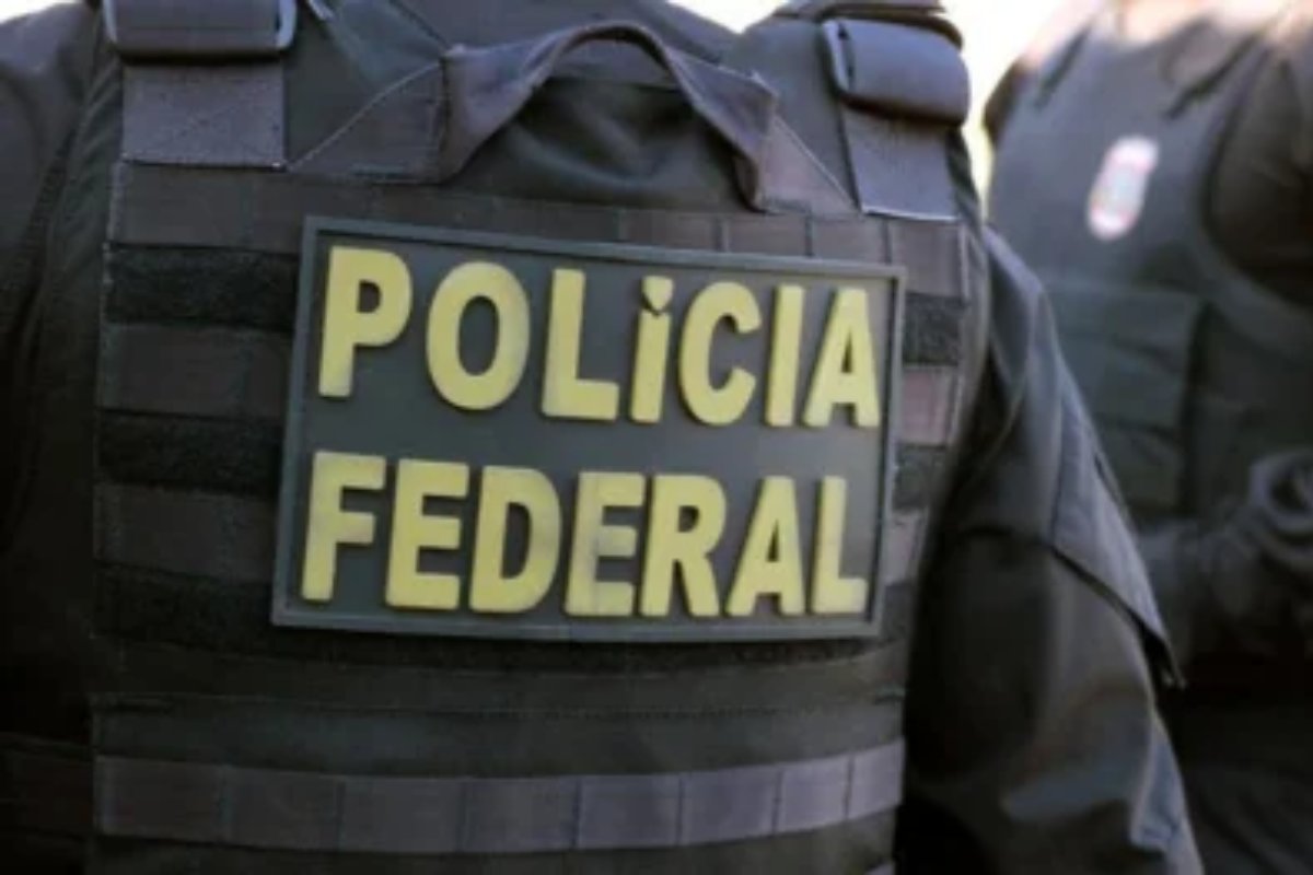 PF cumpre mandados judiciais e determina afastamento de servidor público durante investigações em Aracaju