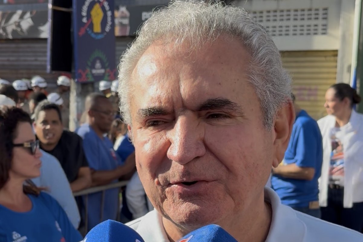 Ângelo Coronel diz que entrega de hospital demorou e critica uso político da saúde