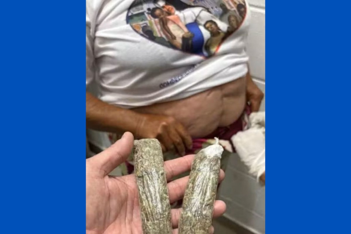 Com blusa de Santa Dulce, idosa é presa em flagrante ao tentar entrar com droga em presídio na Bahia