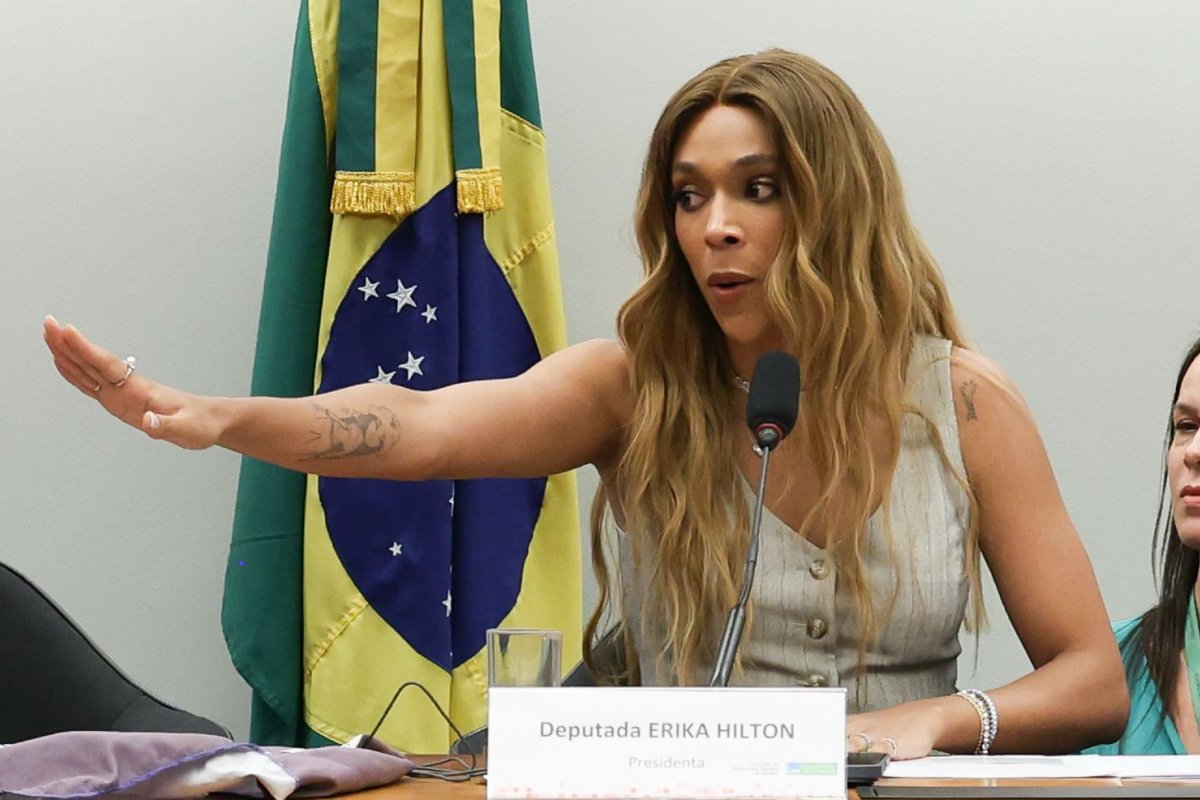 Erika Hilton pede investigação após PlayStation anunciar fim da mídia física; medida pode ferir Código do Consumidor