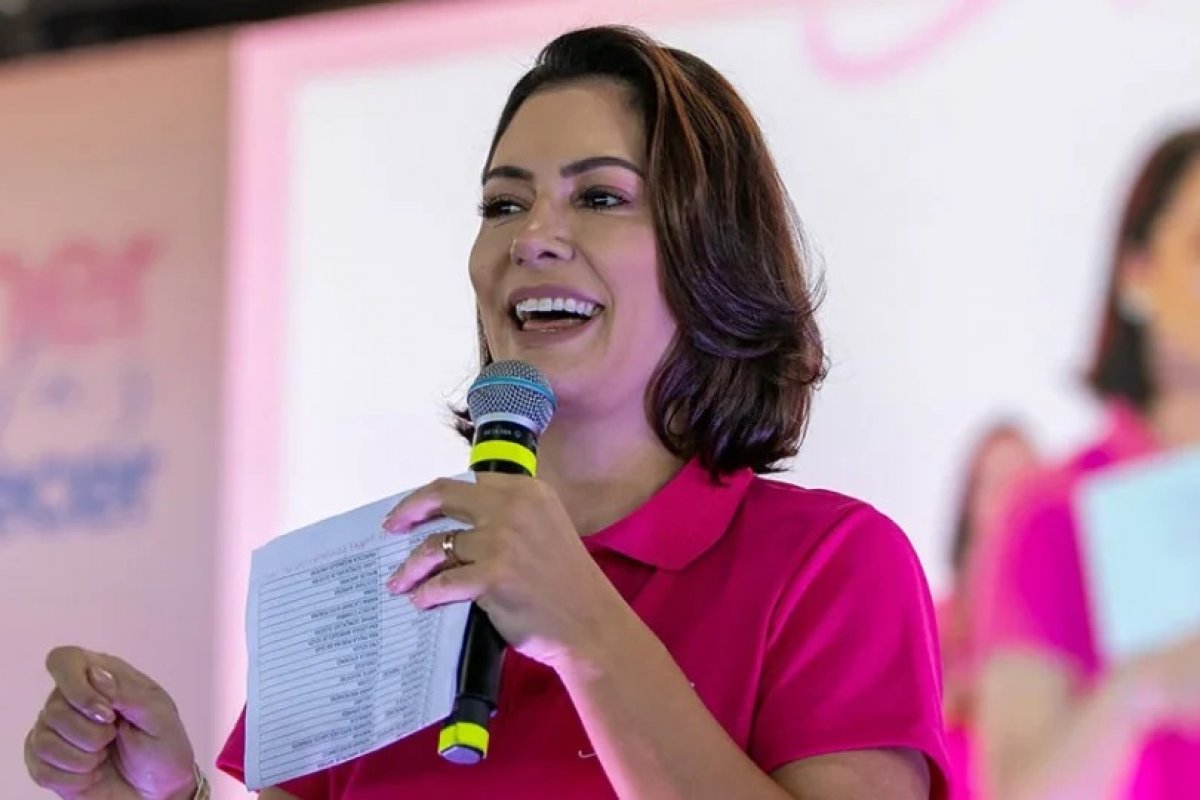 Após elogiar política de Lula, Michelle Bolsonaro fala em pauta "acima de ideologia"