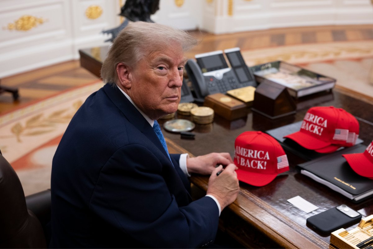 Trump oferece apoio a Putin para buscar fim da guerra na Ucrânia