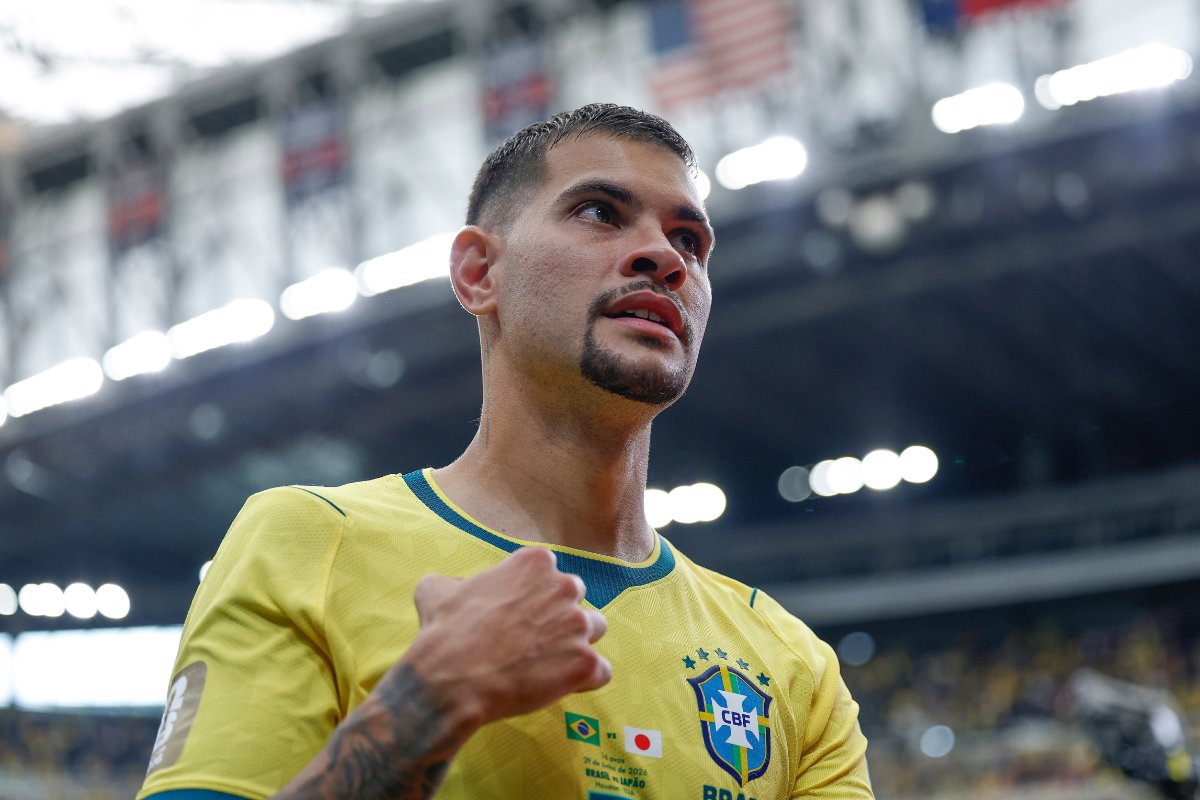 Bruno Guimarães perde segundo pênalti da carreira após erro na eliminação do Brasil