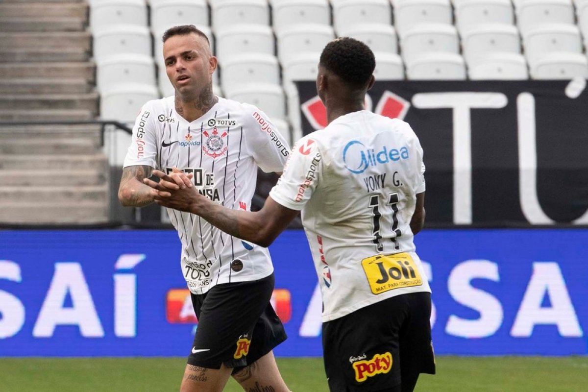 Coronavírus: meia do Corinthians sente dores de cabeça e fica em observação
