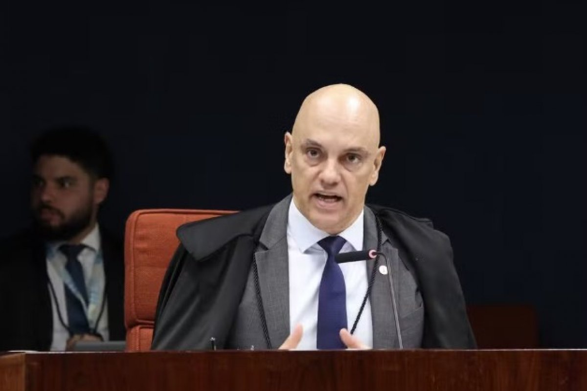 Alexandre de Moraes exige explicações de sete tribunais sobre pagamento dos "penduricalhos"