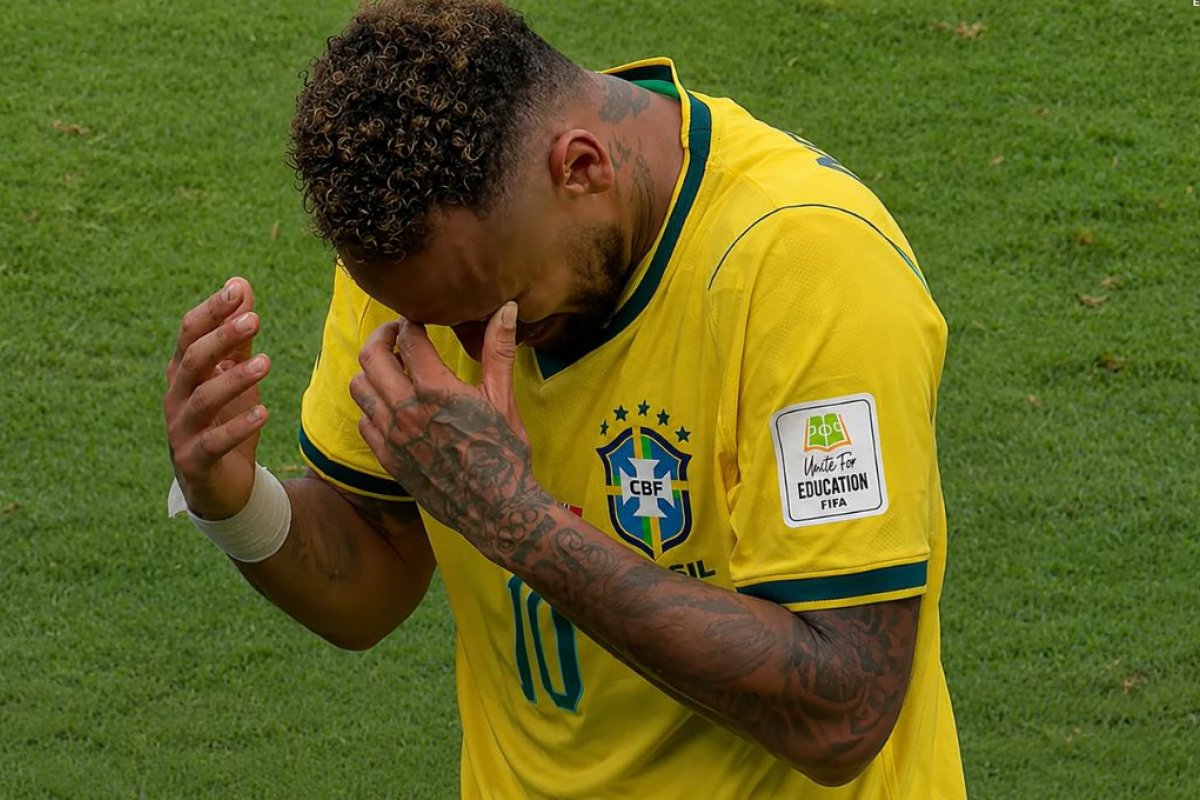 Neymar foi o jogador mais criticado em eliminação do Brasil, aponta levantamento