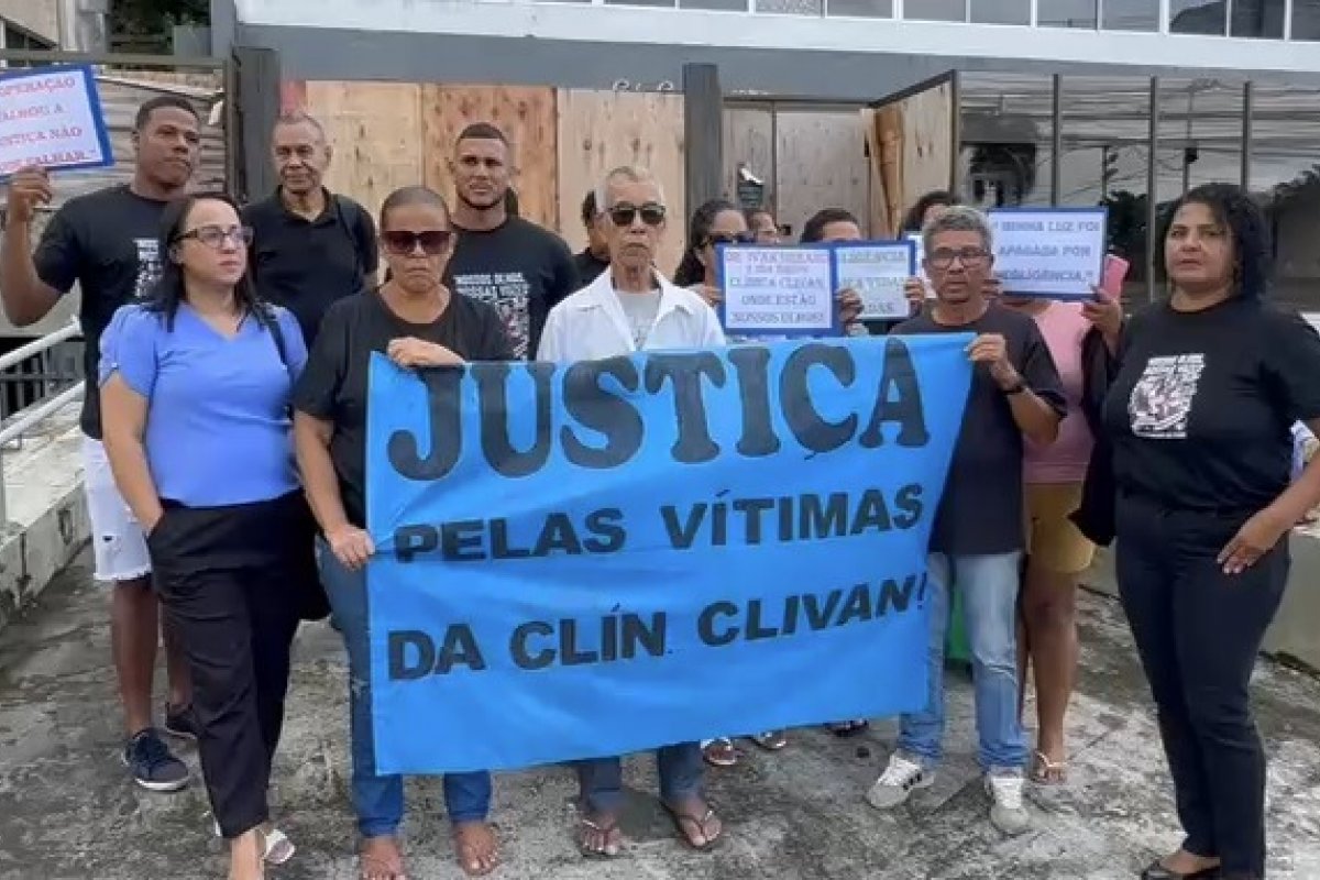 Quatro meses após mutirão que deixou 33 pacientes cegos, vítimas protestam e cobram respostas: 'Porque a justiça negou a prisão desses criminosos?'