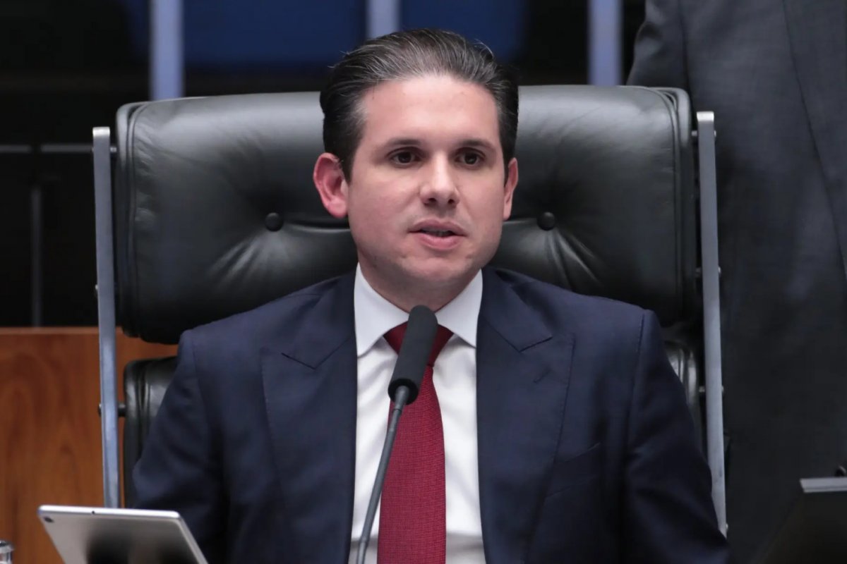 Hugo Motta cria comissão especial para debater redução da maioridade penal na Câmara